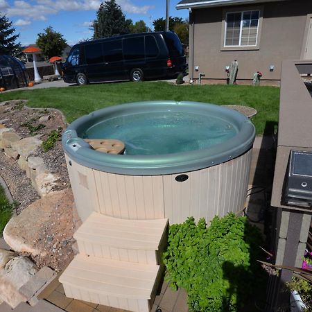 Tacit Shadow Resort Shangri-La King Suite, Gym, Coffee Bar, Hot-Tub, Free Laundry, Food Available Parowan Exterior foto