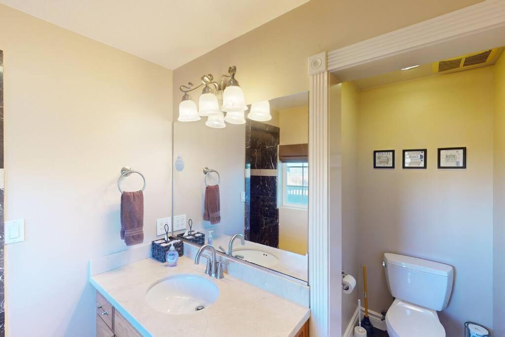 Tacit Shadow Resort Shangri-La King Suite, Gym, Coffee Bar, Hot-Tub, Free Laundry, Food Available Parowan Exterior foto
