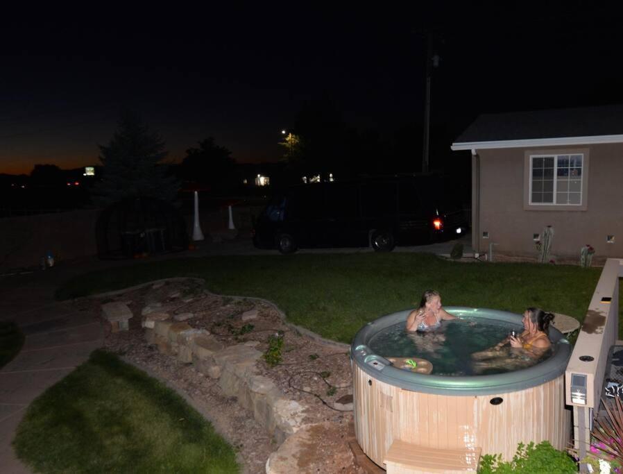 Tacit Shadow Resort Shangri-La King Suite, Gym, Coffee Bar, Hot-Tub, Free Laundry, Food Available Parowan Exterior foto