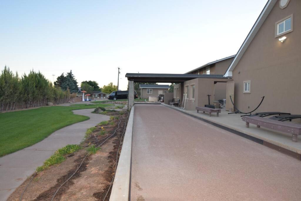 Tacit Shadow Resort Shangri-La King Suite, Gym, Coffee Bar, Hot-Tub, Free Laundry, Food Available Parowan Exterior foto